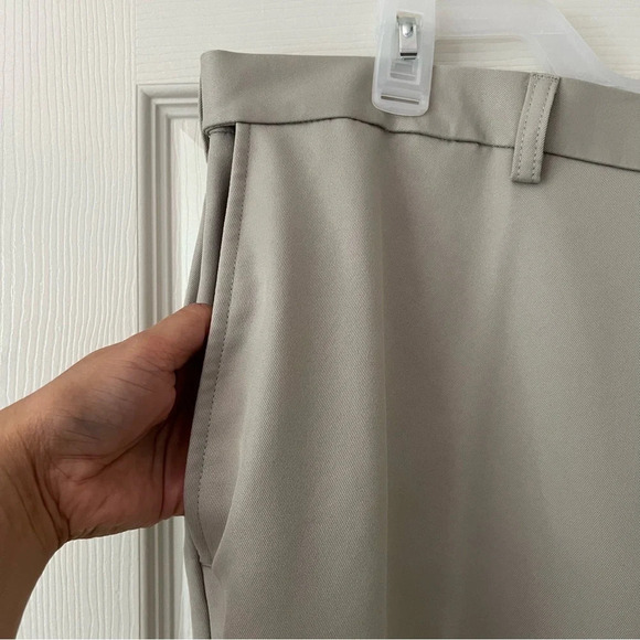 Haggar Mens Dress Pants 38/32 Biege Classic Fit Business Casual Golfcore Preppy - Picture 4 of 17